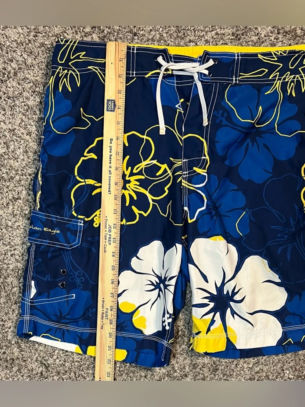 American Eagle Outifitters Board Shorts Floral Hibiscus Swim Cargo! Size 33.